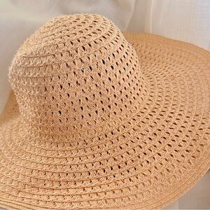 Express Tan Crochet Sun Hat